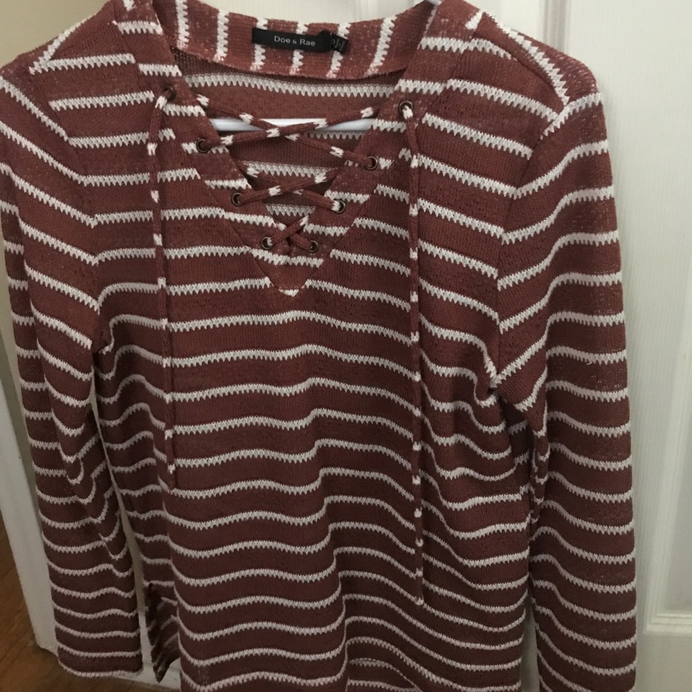 Small lace up stripe top